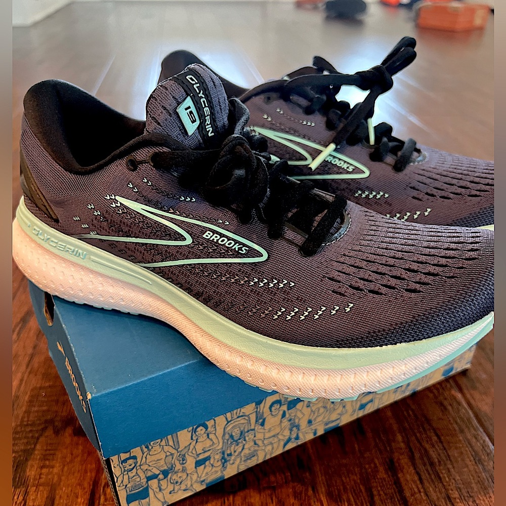 NEW Brooks Glycerin 19